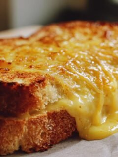 Air Fryer Cheesy Egg Toast