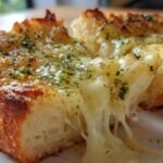Garlic Bread with Melting Cheese: Easy and Quick Recipe